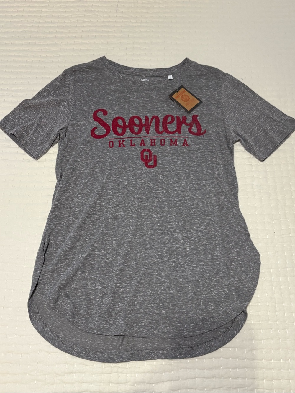Oklahoma Sooners Gray Tee with Crimson Logo and Rounded Hem